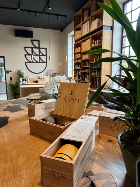 Image 2 : Vin à Lintgen : Caves au Porto Roi - MP